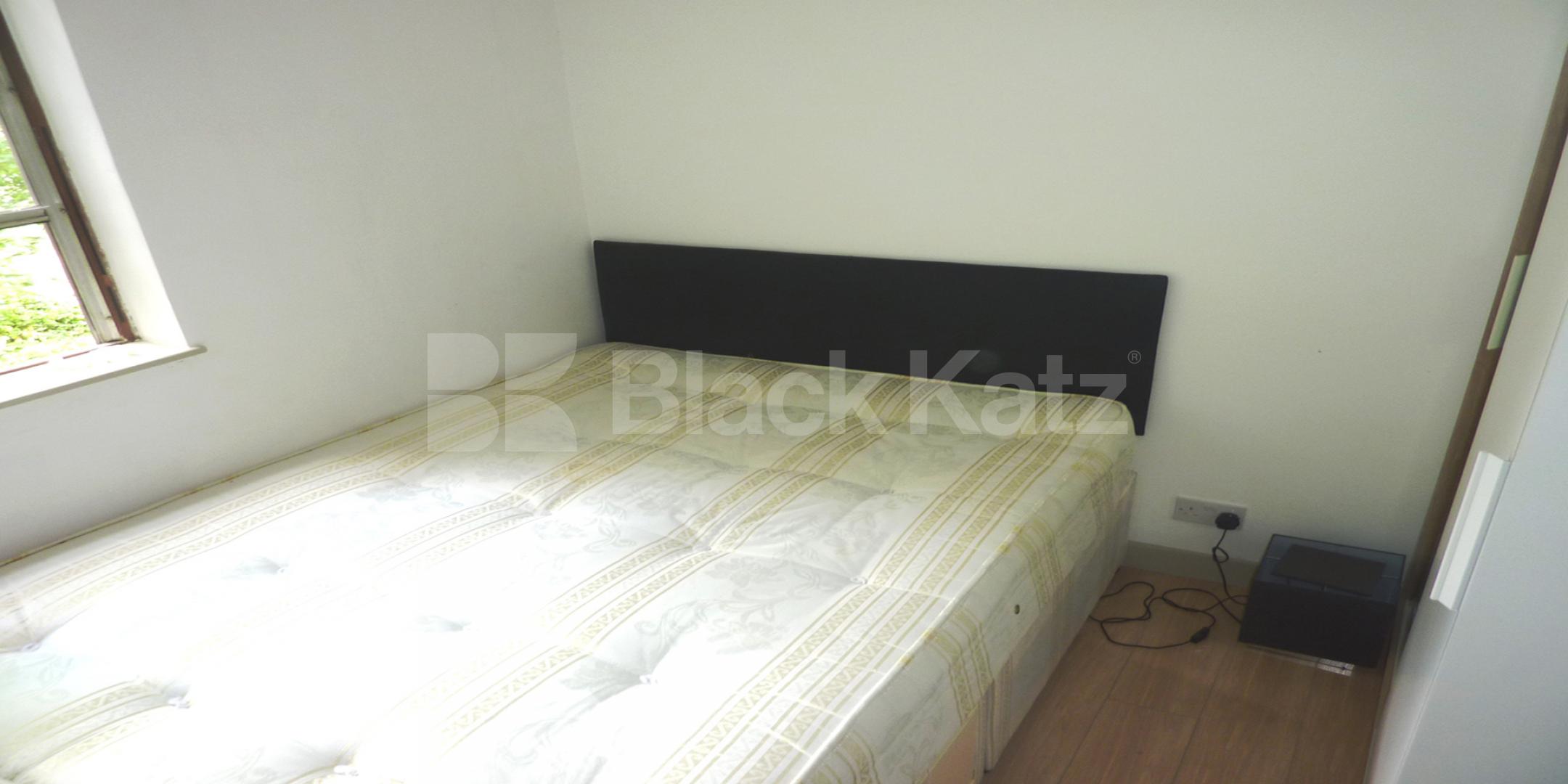 Modern kitchen good storage space mins to hyde park and tube  South Rise, St Georges Fields , Hyde Park